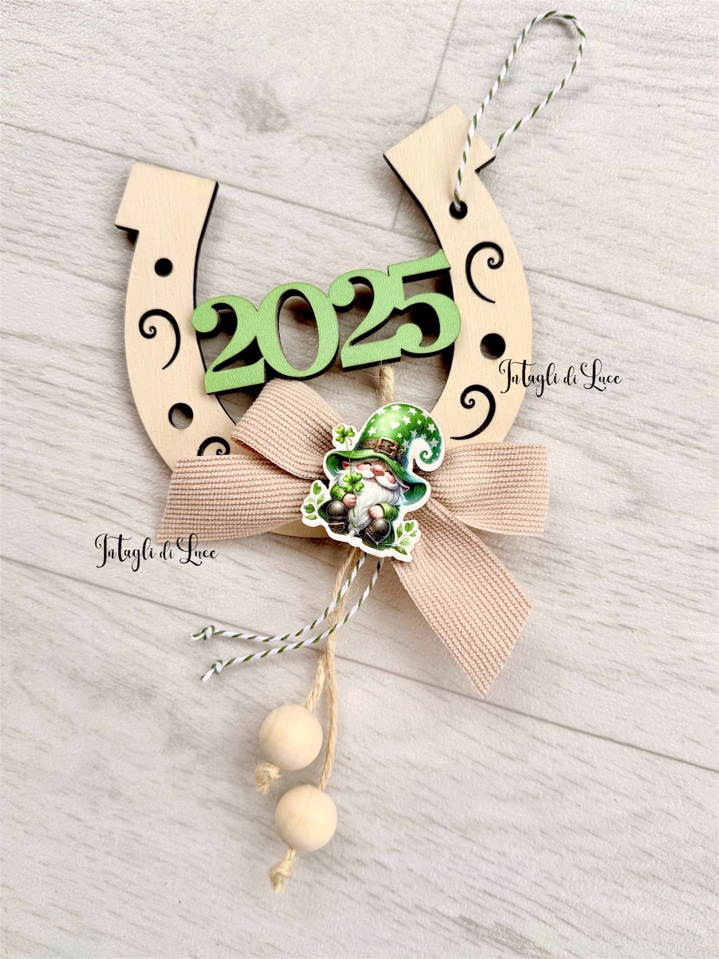 Ferro di cavallo in legno 2026