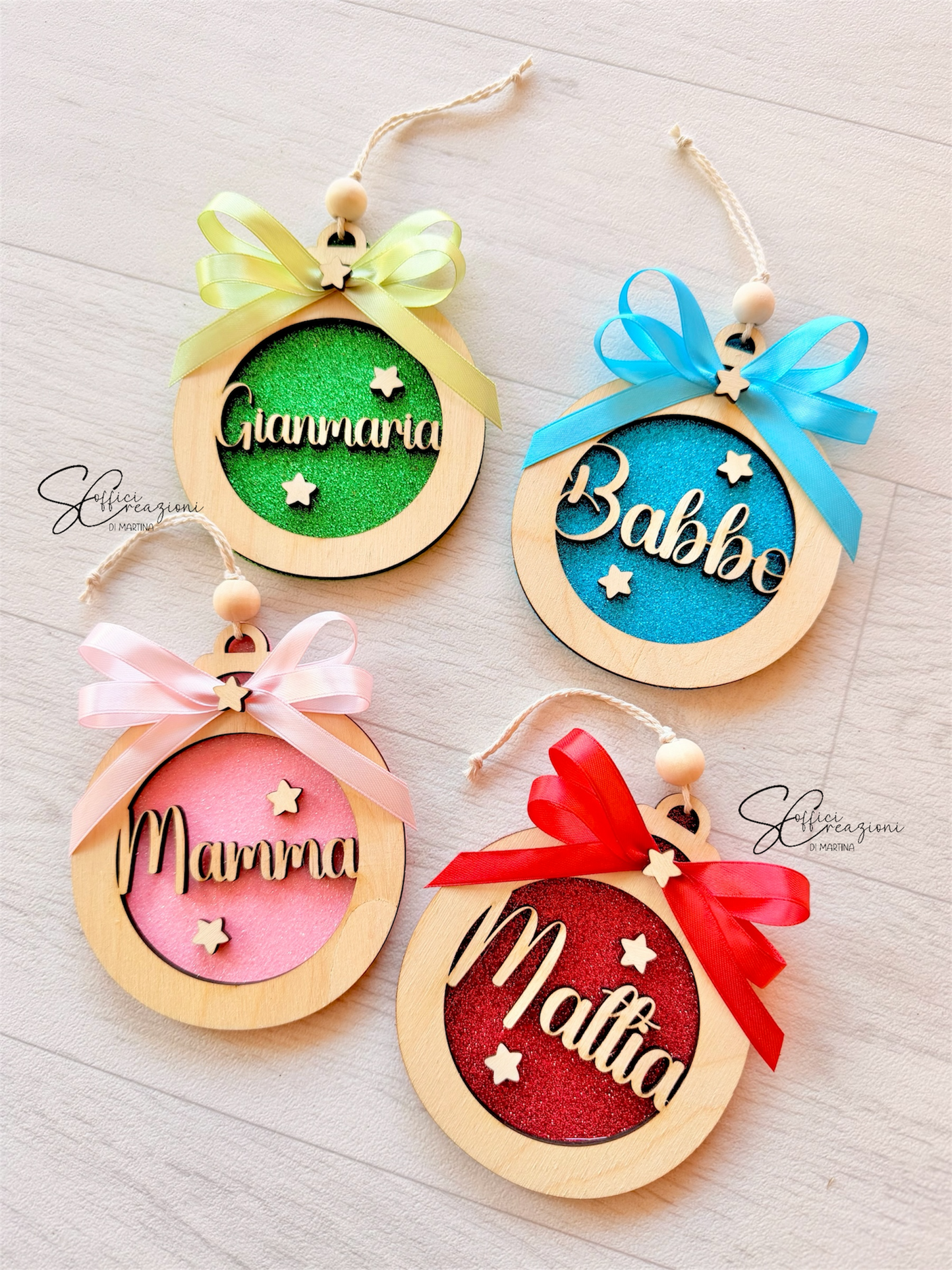 Pallina albero intagliata in legno