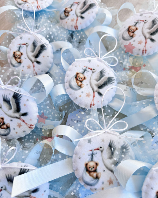 Bomboniera con ciondolo con stampa personalizzata e confetti 