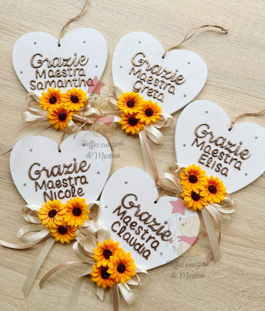 Cuore in legno con frase per le maestre 